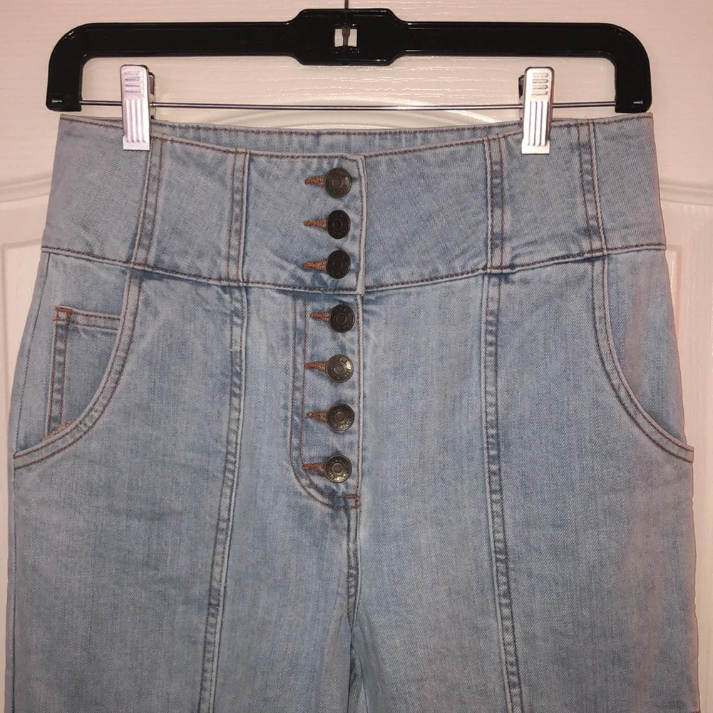 Ulla Johnson High-Rise Wide Leg Light Wash Ellis Jeans, Size 6. - Picture 6 of 15